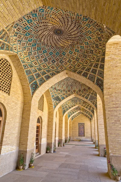 Nasir al-Mulk Mosque arcade hall — Stock Photo, Image