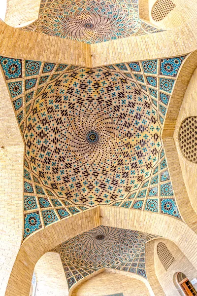 Nasir Al-Mulk cúpula teto mesquita — Fotografia de Stock