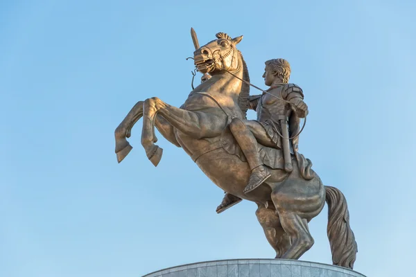 Guerreiro no cavalo Alexander o Grande em Skopje — Fotografia de Stock