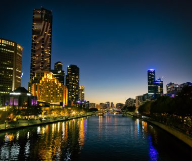 Melbourne Southbank alacakaranlıkta