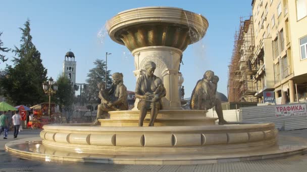 Fountain of the Mothers in Skopje — Stock Video