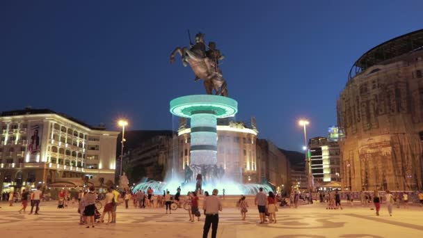 Alexander de grote fontein in Skopje — Stockvideo