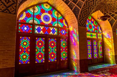 Nasır el-mülk cam renkli Camii