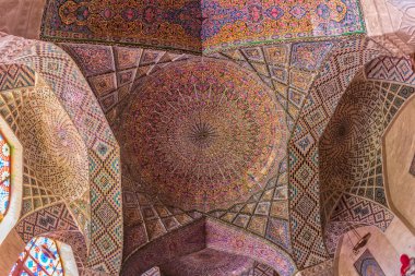 Nasır el-mülk Camii tavan kubbe
