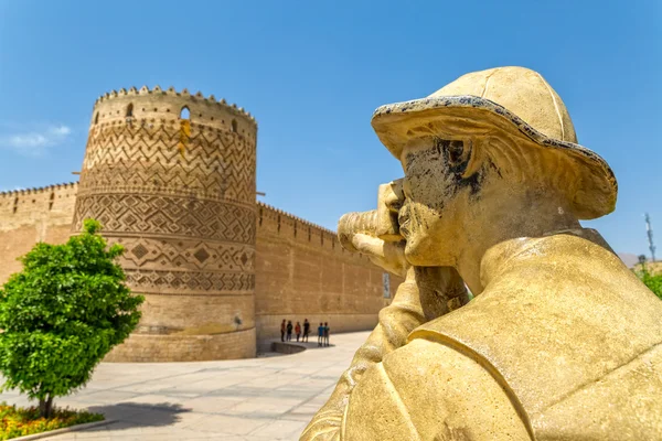 Şiraz Kalesi fotoğrafçı heykeli — Stok fotoğraf