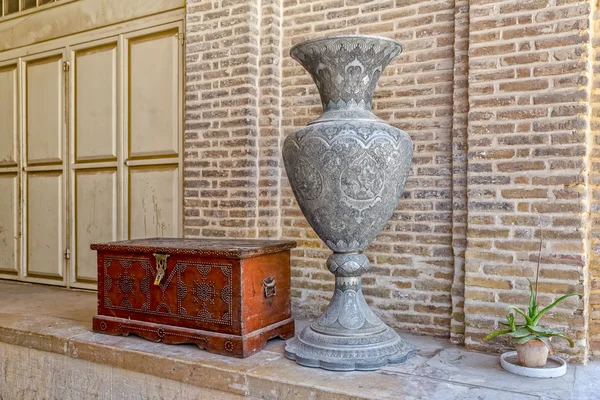 Duży wazon metalowe Shiraz — Zdjęcie stockowe
