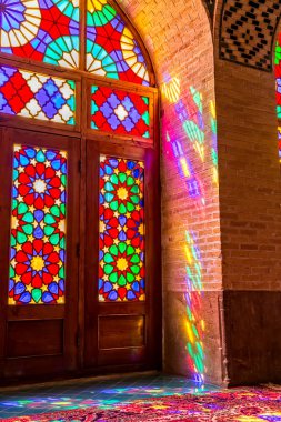 Nasır el-mülk cami renkli yansımalar