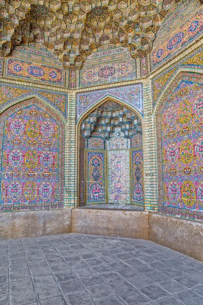 Nasir al-Mulk moskén dekoration vertikala — Stockfoto