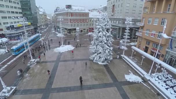 Заборона елегантний площі в місті Загреб - повітряні — стокове відео