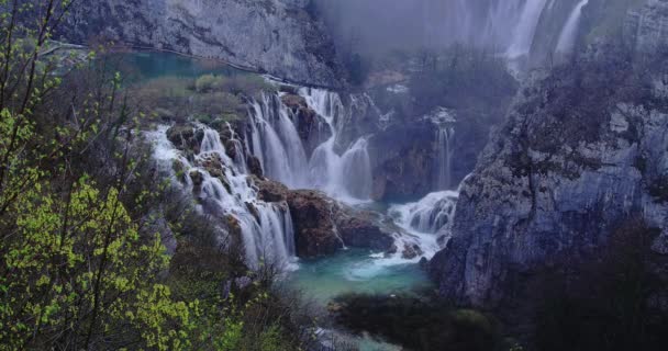 Parque Nacional dos Lagos de Plitvice na Croácia — Vídeo de Stock