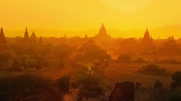 Pôr do sol em Bagan — Vídeo de Stock