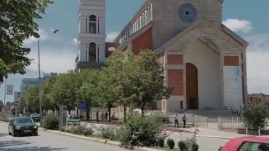 Priştine 'deki Kutsal Rahibe Teresa Katedrali