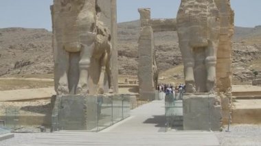 Persepolis dev kapısı