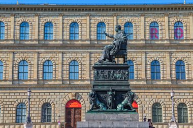 Münih Max Joseph Platz