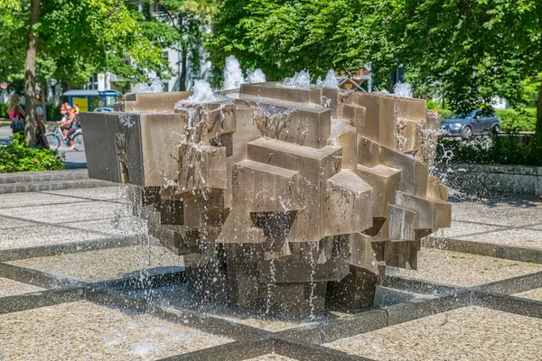 Munich Koninginstrasse crystal fountain — Stock Photo, Image