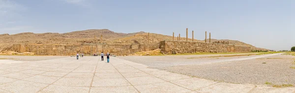 A Persepolis ősi város bejáratánál — Stock Fotó