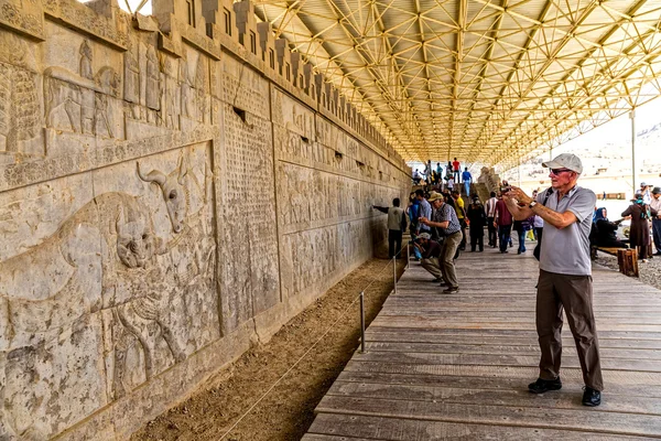 Persepolis relief wall — Stock Photo, Image