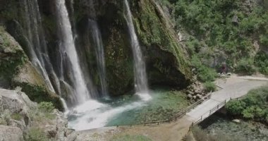 Şelale put Knin Bridge'de