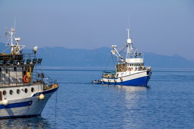 Balıkçı teknesi geliyor