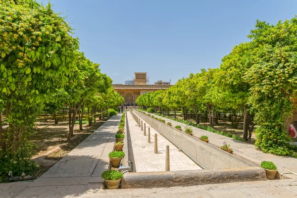 Shiraz Citadel inside garden — Stock Photo, Image