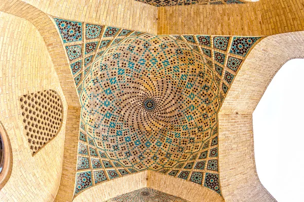 Nasir Al-Mulk Mosque circular mosaic — Stock Photo, Image