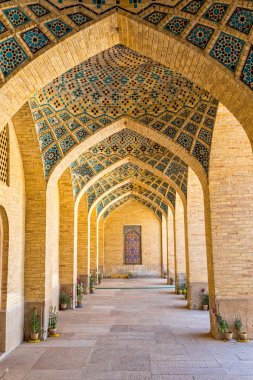 Nasır el-mülk Camii Atari salonu dikey
