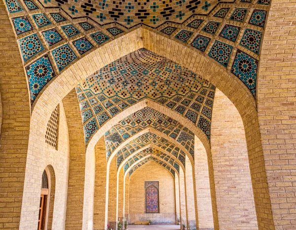 Nasir al-Mulk moskee arcade hall — Stockfoto