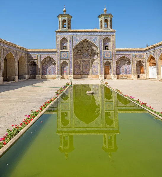 Nasir al-Mulk mešita bazén — Stock fotografie