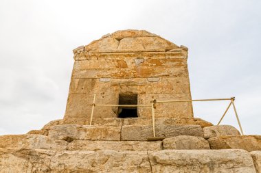 Pasargad büyük Cyrus mezar