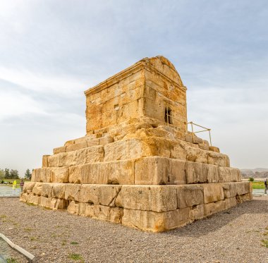 Pasargad Cyrus mezar