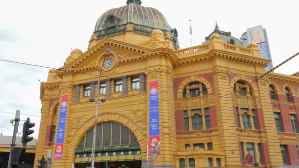 Ο σταθμός του τραμ Μελβούρνη Flinders Street — Αρχείο Βίντεο