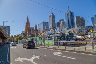 Melbourne Flinders Sokağı tramvay istasyonu