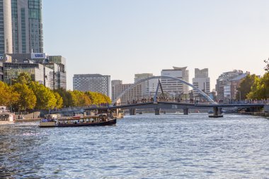 Melbourne Southbank yaya köprüsü