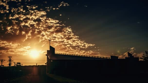 Coucher de soleil Timelapse sur l'Eglise catholique de Melbourne — Video