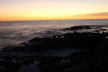 Gran Kanarya adasının kıyısındaki volkanik hava deliği