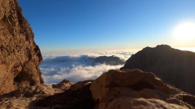 doğa, manzara, seyahat, gökyüzü, manzara, dağ, turizm, açık hava, arka plan, mavi, güzel manzara, manzara, kaya, doğal, yaz, zirve, vadi, bulut