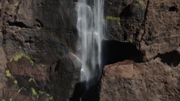 Drohnenaufnahme Eines Kleinen Wasserfalls Süden Der Insel Gran Canaria — Stockvideo