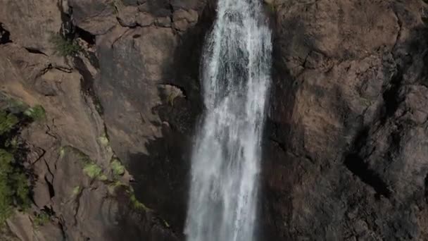 Drone Vista Una Pequeña Cascada Sur Isla Gran Canaria — Vídeos de Stock