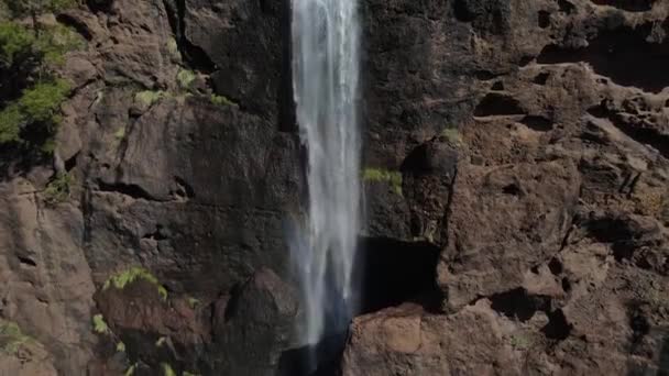 Drohnenaufnahme Eines Kleinen Wasserfalls Süden Der Insel Gran Canaria — Stockvideo