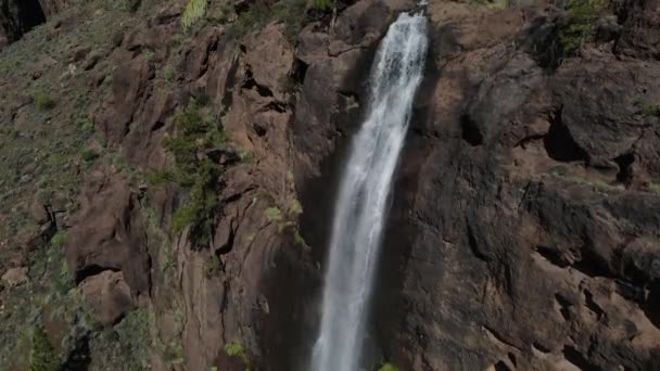 Utsikt Över Ett Litet Vattenfall Södra Gran Canaria — Stockvideo