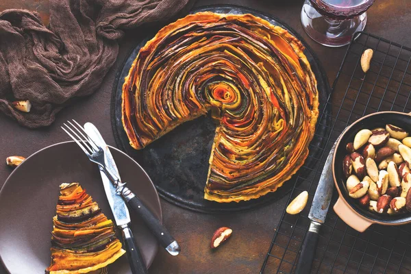 Close View Delicious Spiral Vegetable Tart Table — Stock Photo, Image