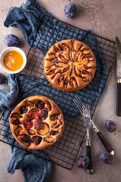 Top View Delicious Sweet Fruit Pies Plums — Stock Photo, Image