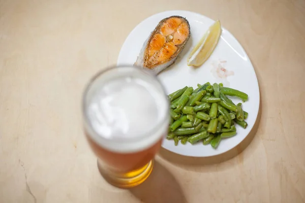 Fried Trout String Beans Glass Beer — Stock Photo, Image