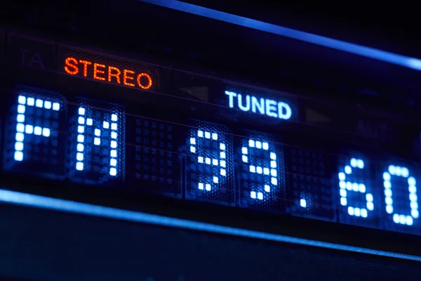 FM tuner radyo görüntü. Ayarlı stereo dijital frekans istasyonu — Stok fotoğraf