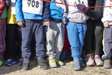 Çocuk Atletizm runner çapraz ülke yarış. Başlat