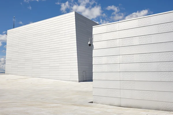 Norvegia. Facciata del teatro dell'opera di Oslo. Visita turistica — Foto Stock