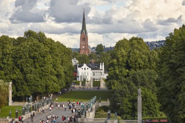 Norveç Oslo Vigeland park orman kilise ve heykeller Köprüsü