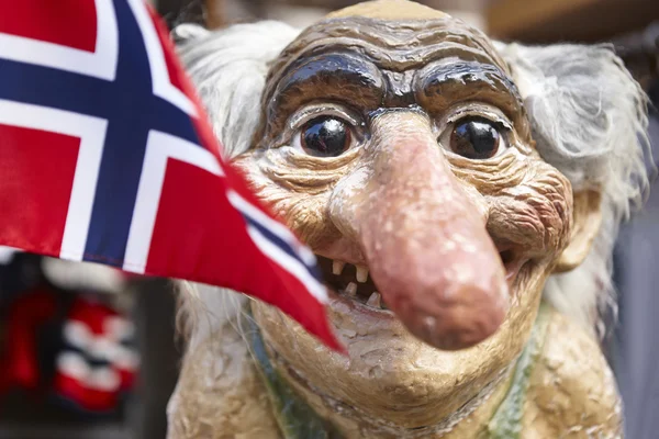 Norvège. Tête de troll avec drapeau nordique. symbole scandinave — Photo