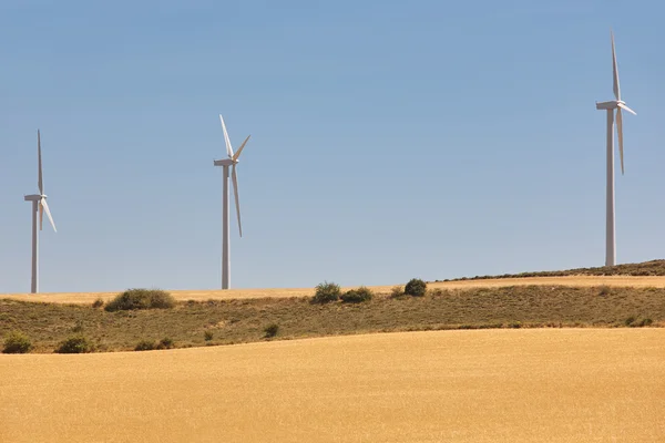 Vindkraftverk på landsbygden. Rena alternativa förnybara sv — Stockfoto