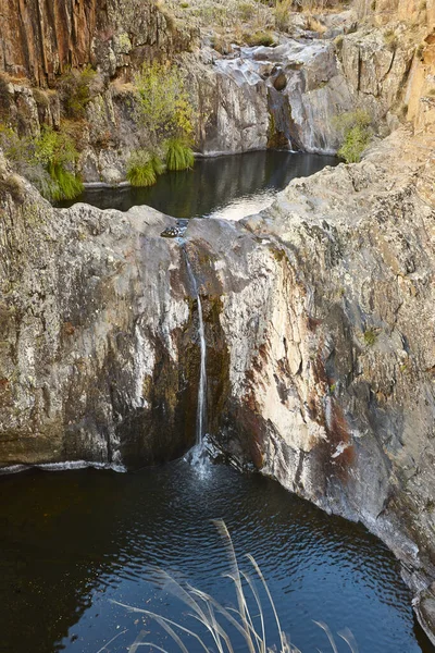 Torrt Vattenfall Och Pöllandskap Roblelacasa Guadalajara Spanien — Stockfoto